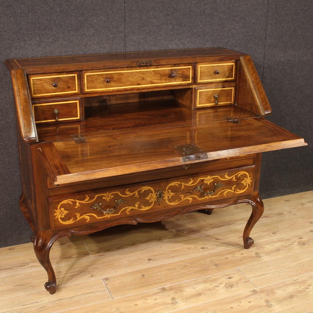 20th Century Inlaid Wood Italian Bureau Desk, 1920 In condizioni buone in vendita a Vicoforte, Piedmont
