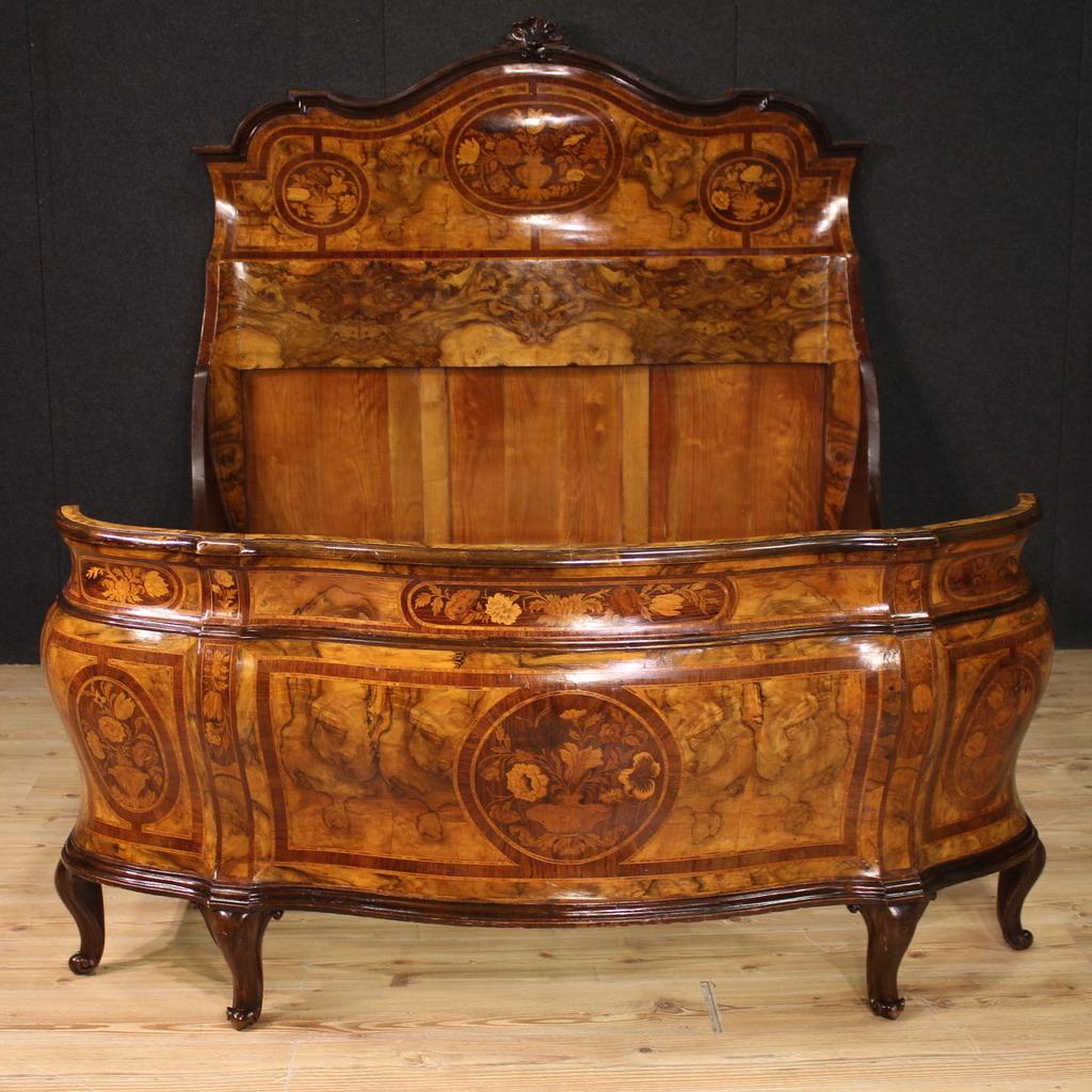 20th Century Inlaid Wood Italian Louis XV Style Double Bed Frame, 1950 Bon état - En vente à Vicoforte, Piedmont