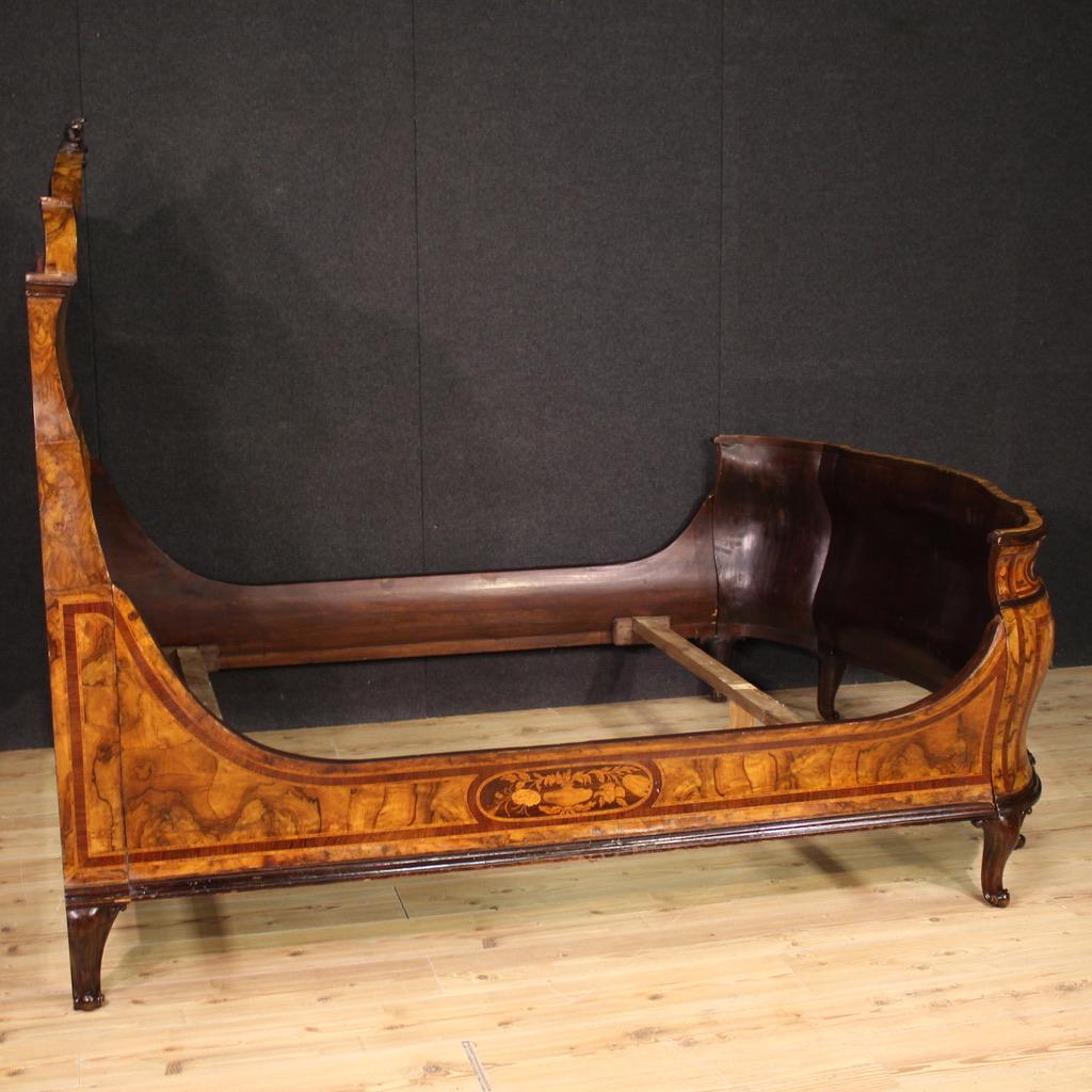 20th Century Inlaid Wood Italian Louis XV Style Double Bed Frame, 1950 en vente 1