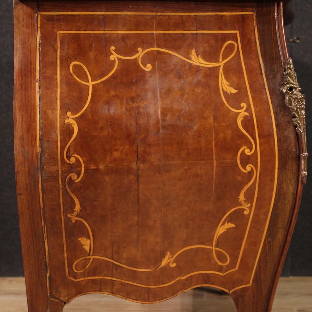 commode italienne de style Louis XV en bois marqueté du 20e siècle, 1960 en vente 1