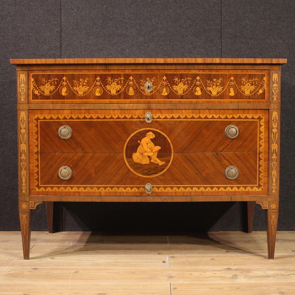 Elegant Italian chest of drawers from the mid-20th century. Louis XVI style furniture richly inlaid in walnut, rosewood, maple, palisander and fruitwood. High quality and beautifully sized chest of drawers, ideal for placing in a living room or