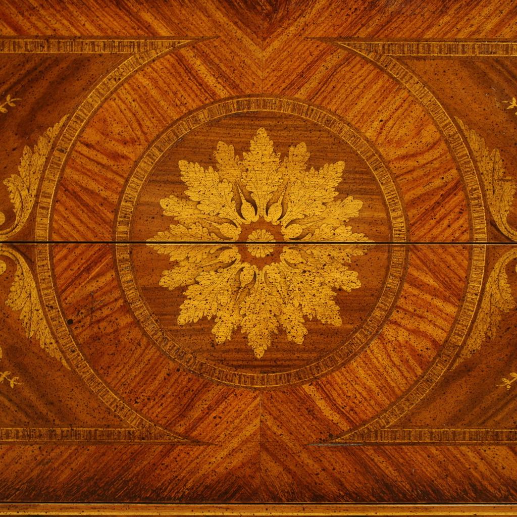 Commode italienne de style Louis XVI en bois marqueté du 20e siècle, 1970 en vente 6