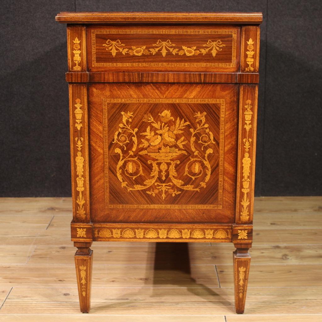 Commode italienne de style Louis XVI en bois marqueté du 20e siècle, 1970 Bon état - En vente à Vicoforte, Piedmont