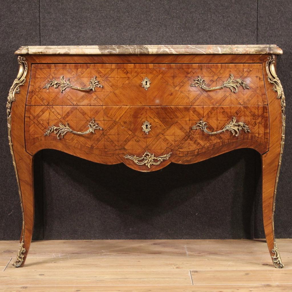 20th Century Inlaid Wood Marble Top French Louis XV Style Commode, 1920 en venta 4