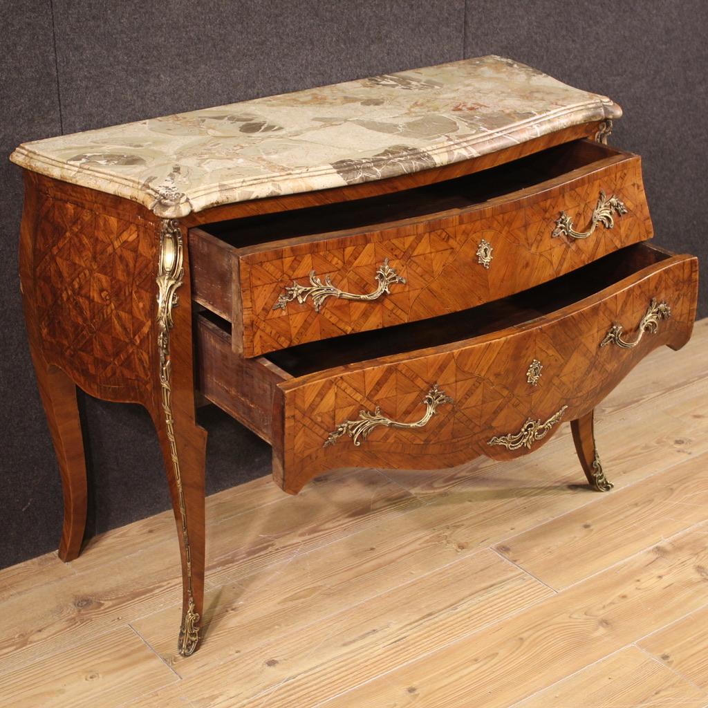 20th Century Inlaid Wood Marble Top French Louis XV Style Commode, 1920 Mármol en venta