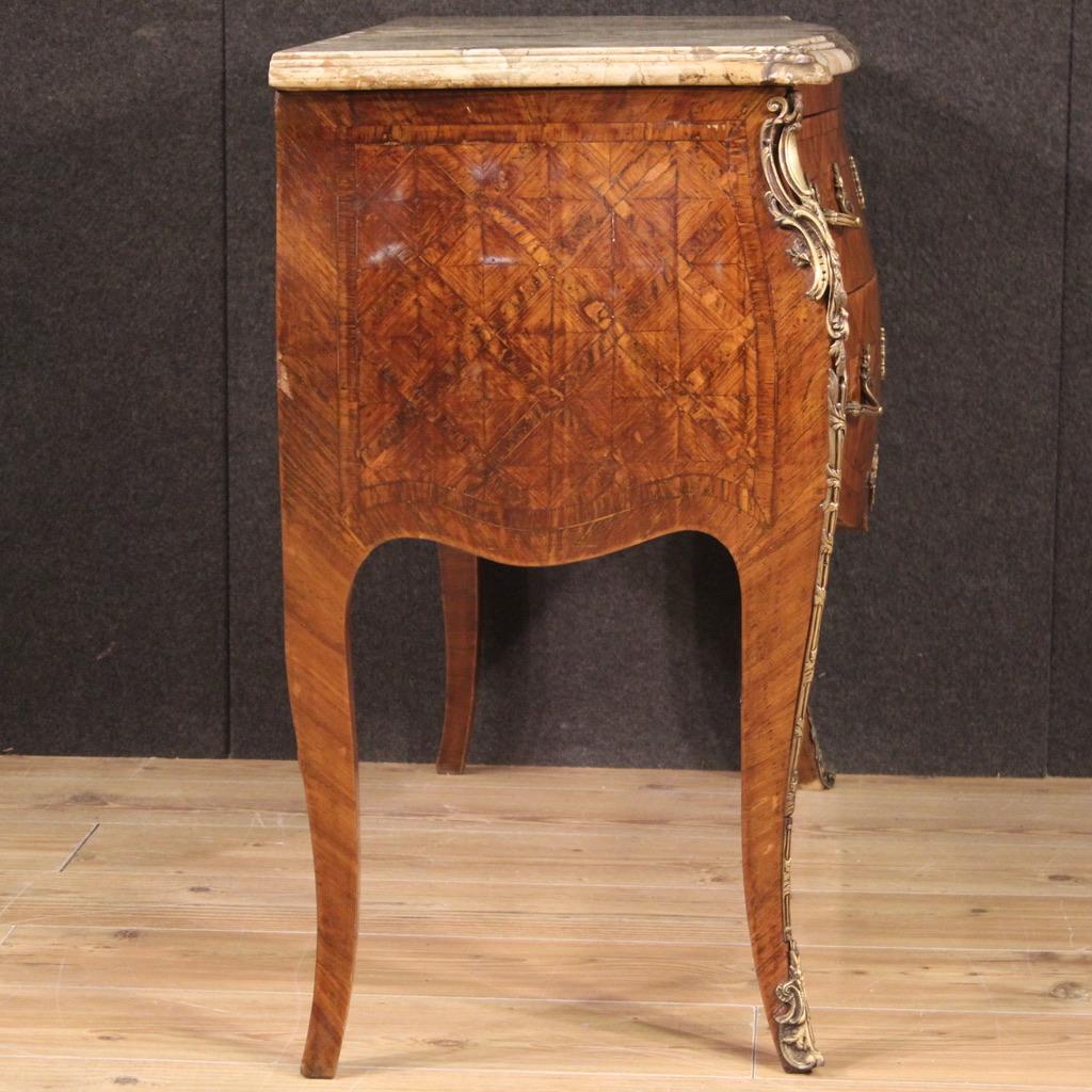 20th Century Inlaid Wood Marble Top French Louis XV Style Commode, 1920 en venta 2