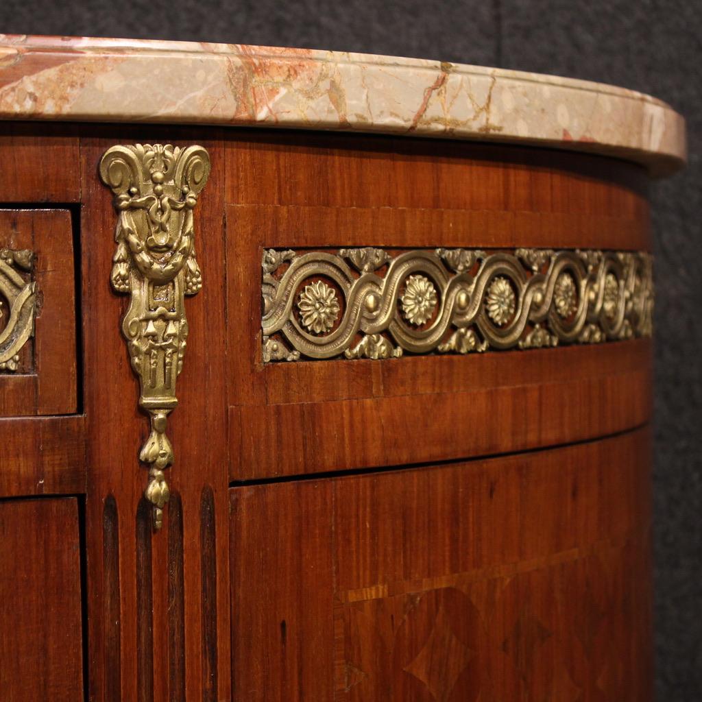 20. Jahrhundert Intarsienholz Marmorplatte Italienisch Louis XVI Stil Halbmond Kommode im Angebot 6