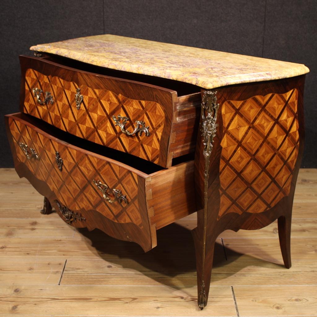 Commode francese del XX secolo con piano in marmo intarsiato in stile Luigi XV, 1950 in vendita 1
