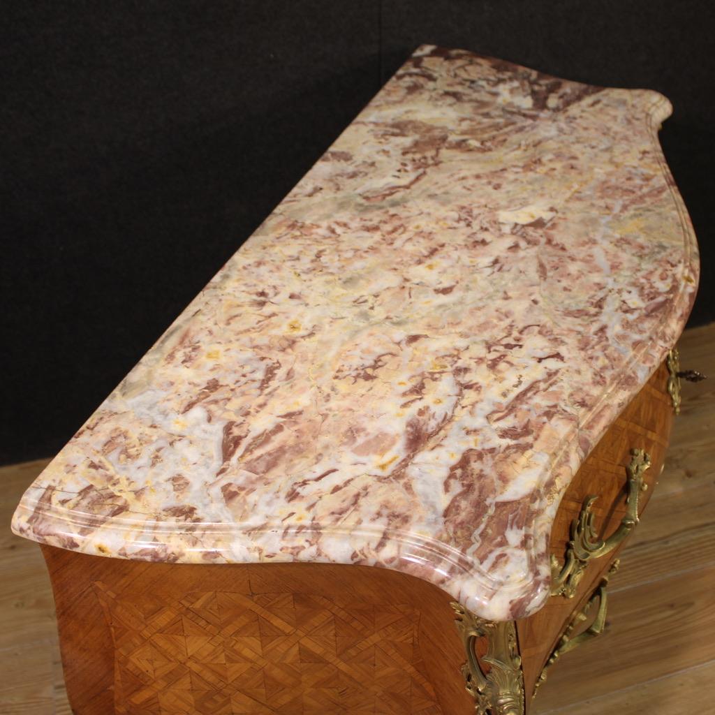 Commode francese del XX secolo con piano in marmo intarsiato in stile Luigi XV, 1950 in vendita 2