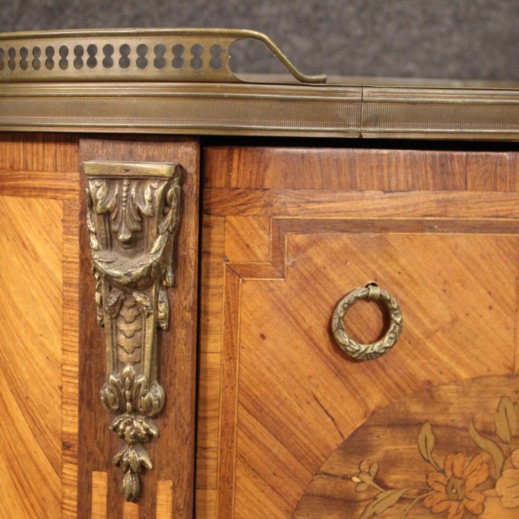 Noyer Table de chevet française de style Napoléon III en bois marqueté du 20e siècle, 1950 en vente