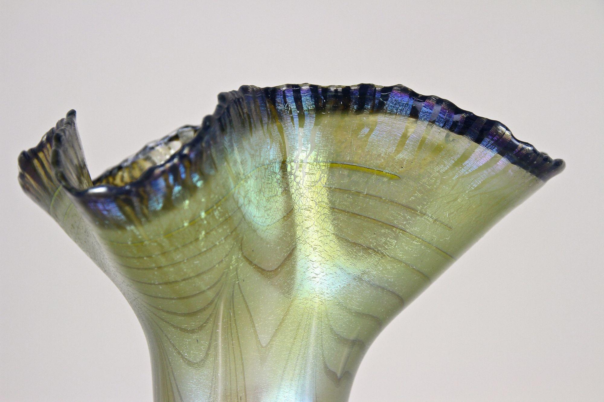 20th Century Iridescent Glass Vase by E. Eisch - Signed, Germany 1982 For Sale 8