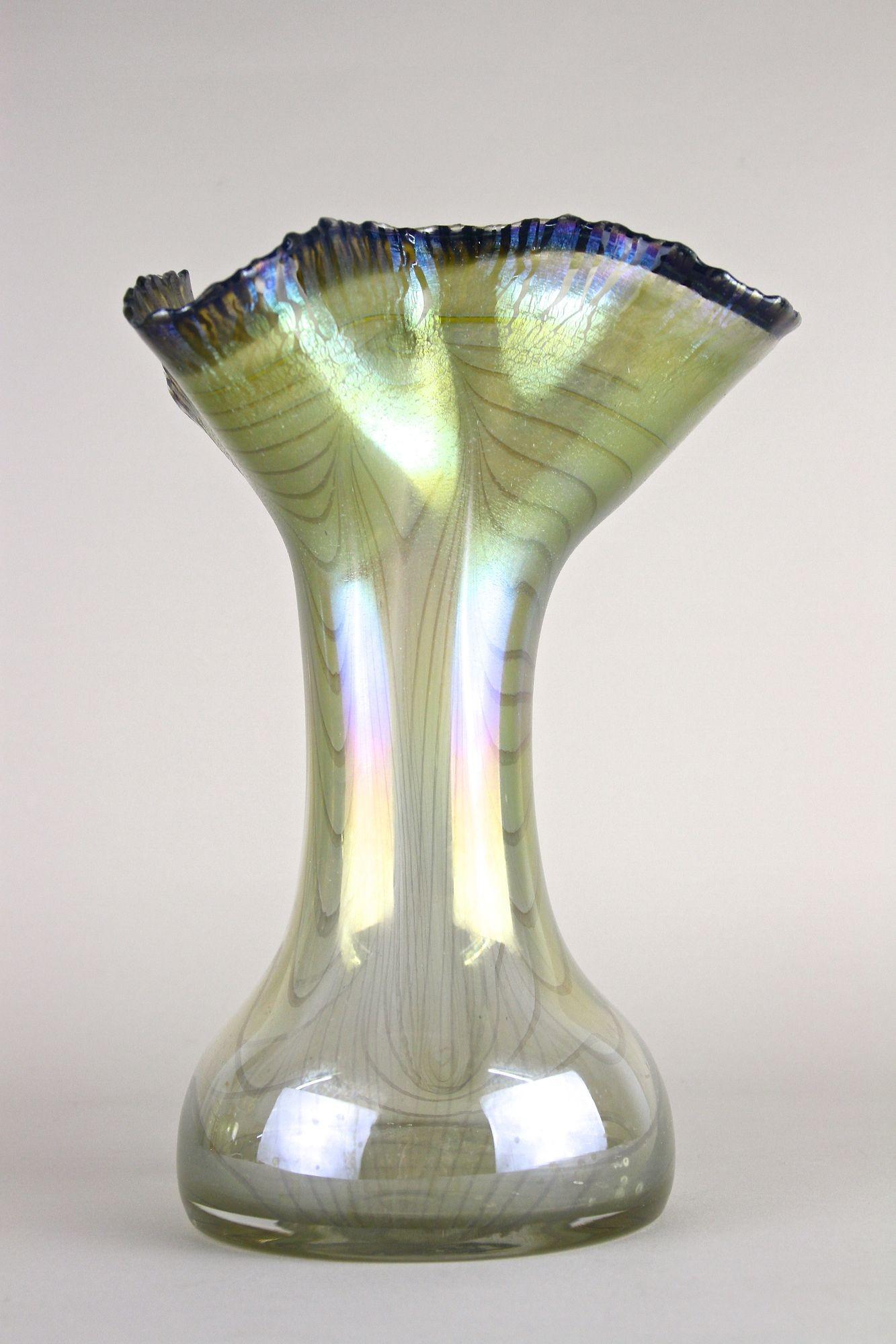 Amazing looking, absolute rare 20th century glass vase by famous German glass artist Erwin Eisch (1927 - 2022) made in 1982. The name of Erwin Eisch is inextricably linked with the international studio glass movement that liberated the material