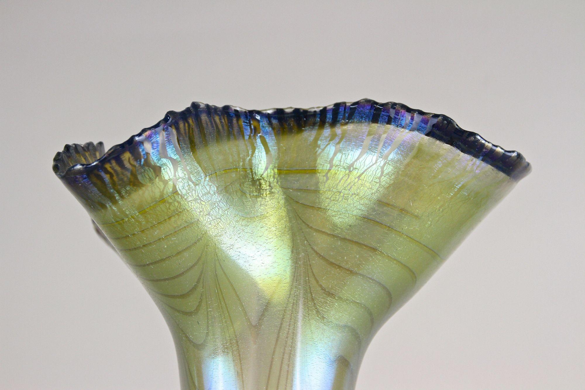 Mid-Century Modern 20th Century Iridescent Glass Vase by E. Eisch - Signed, Germany 1982 For Sale