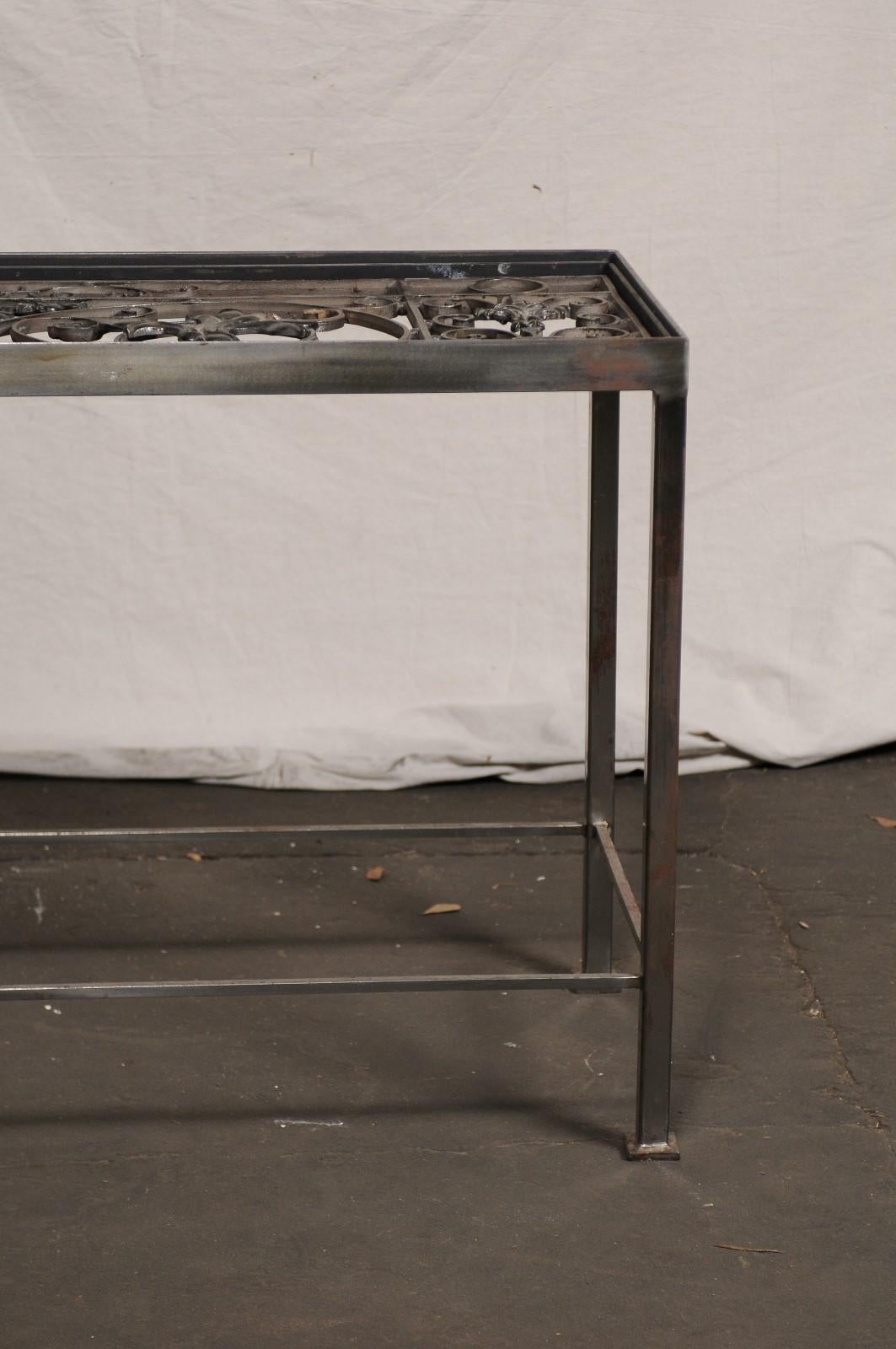 20th Century Iron Console Table with Iron Grate Insert For Sale 7