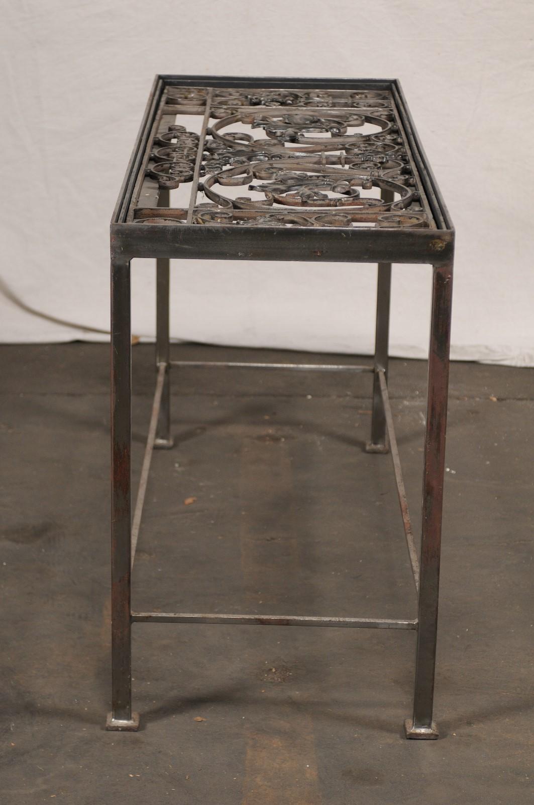 20th Century Iron Console Table with Iron Grate Insert For Sale 2