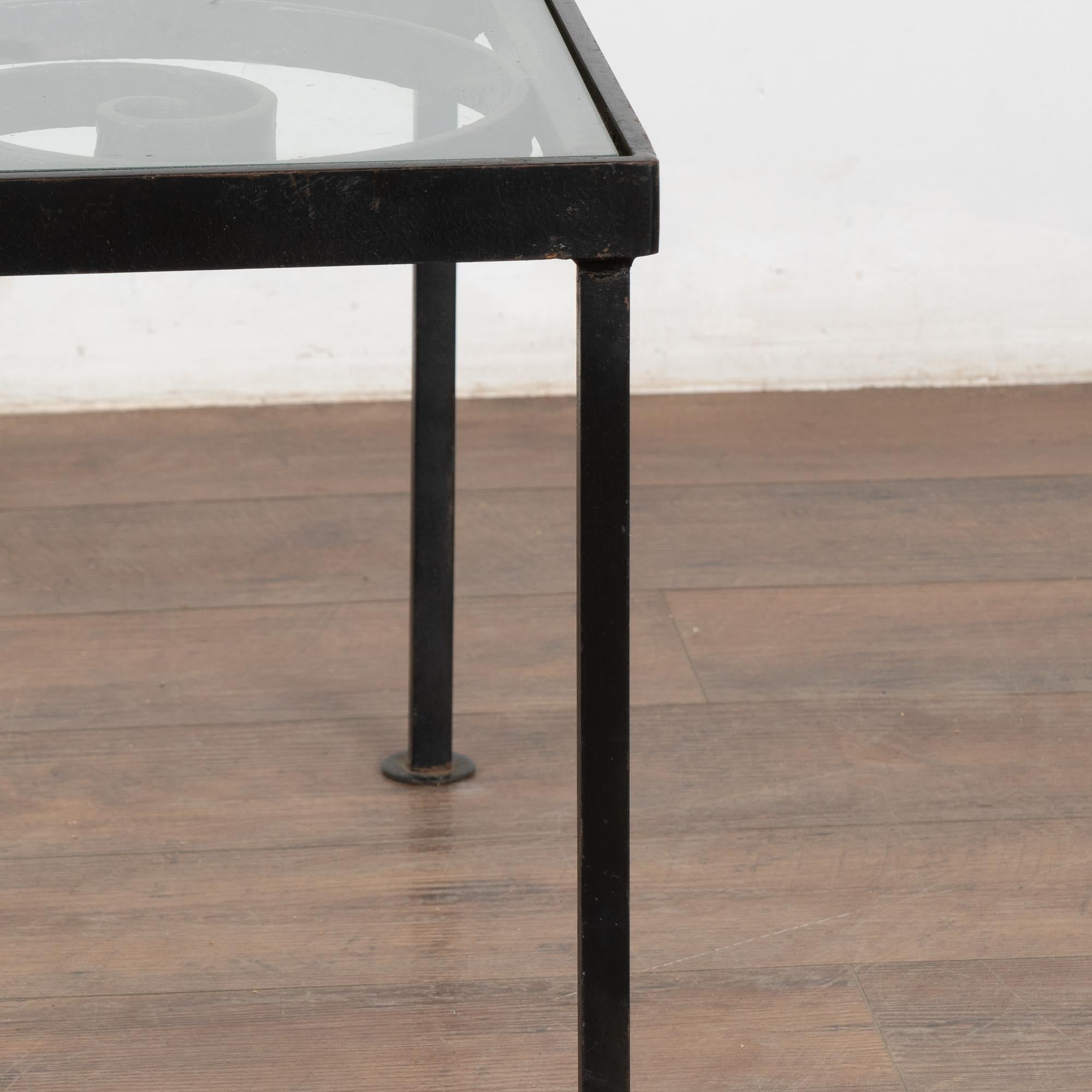 20th Century Iron Side Table or Coffee Table Made from Old Fence In Good Condition For Sale In Round Top, TX