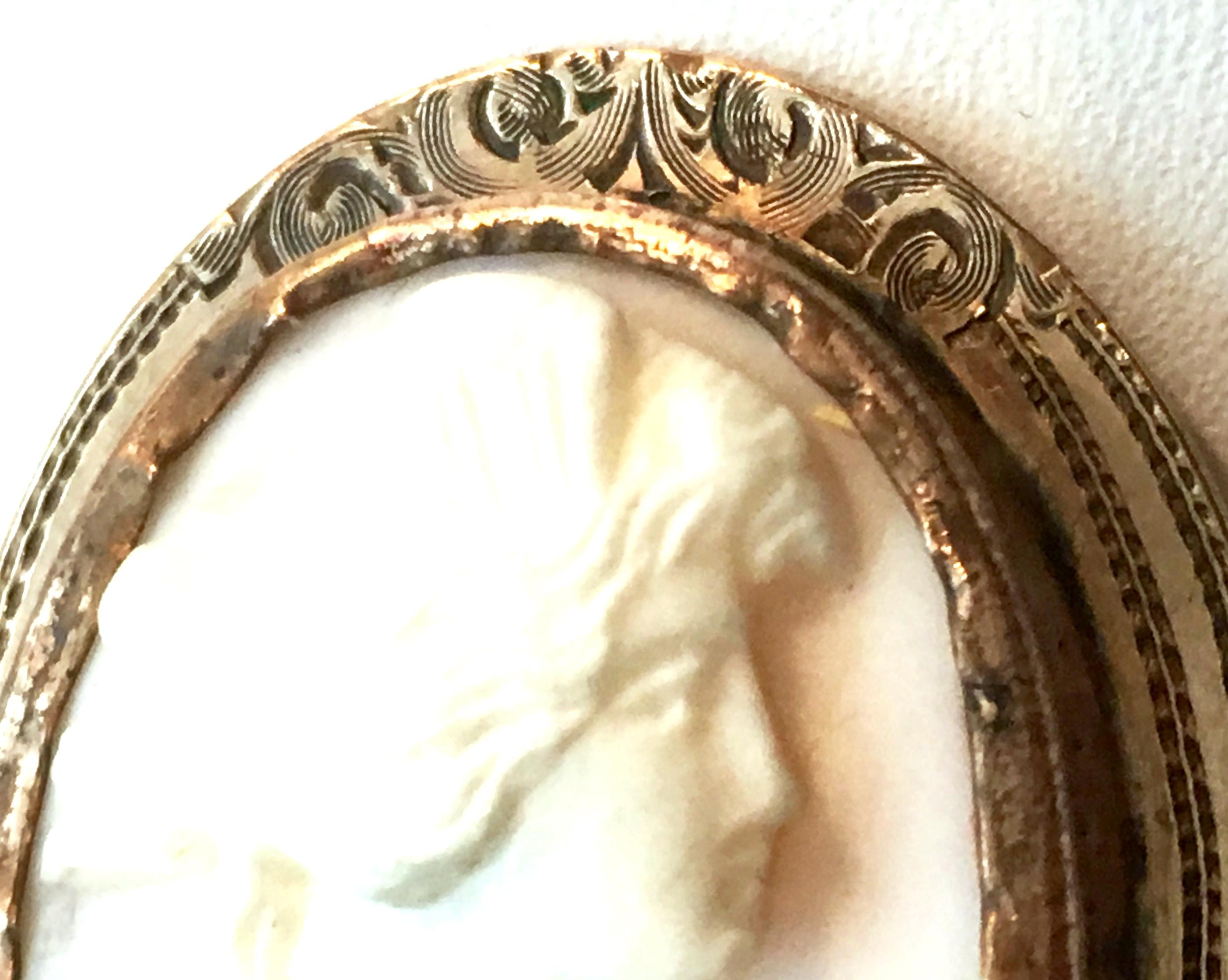 20th Century Italian 12-K Gold & Carved Pink Shell Cameo Brooch In Good Condition For Sale In West Palm Beach, FL