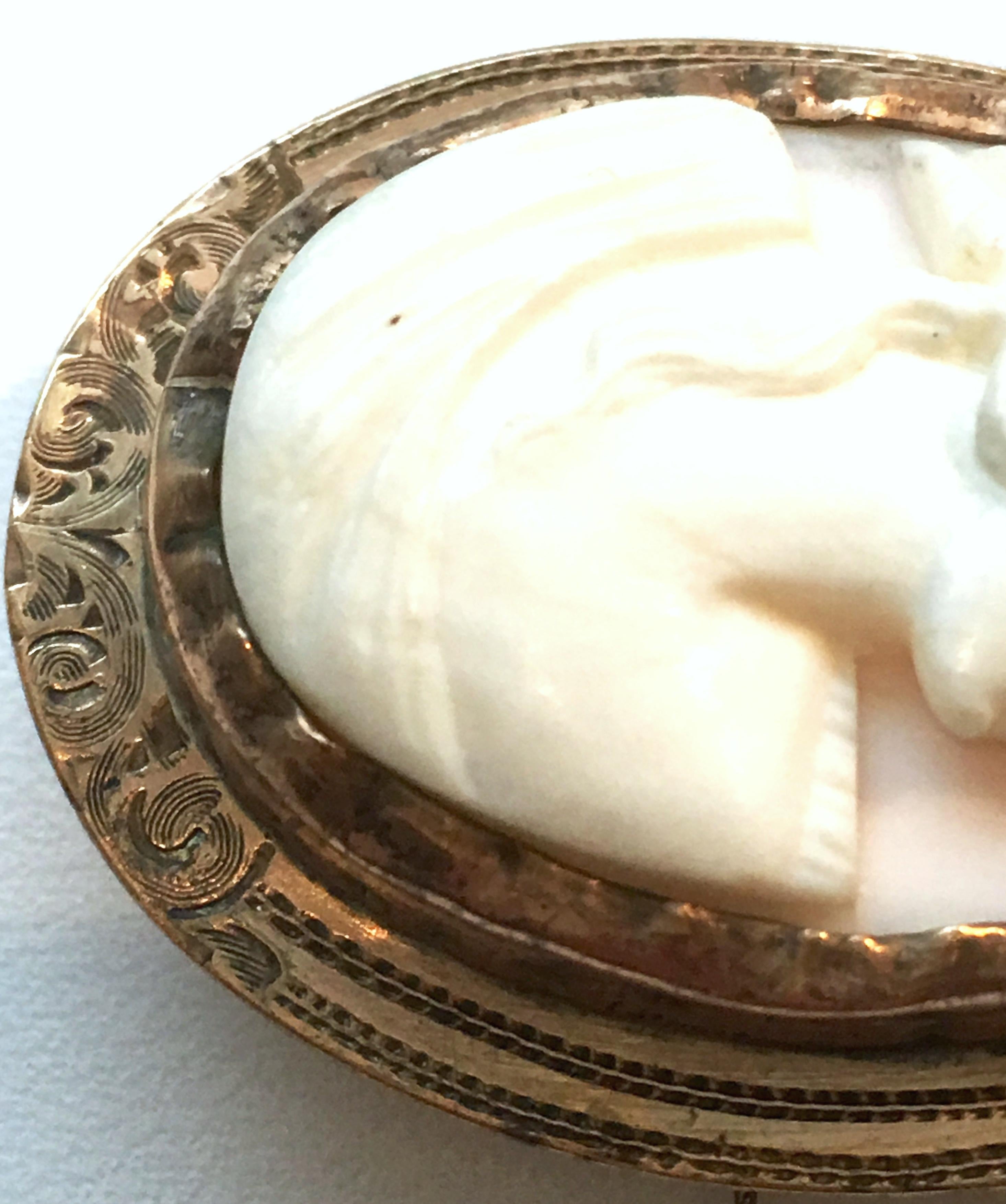 Women's or Men's 20th Century Italian 12-K Gold & Carved Pink Shell Cameo Brooch For Sale