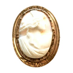 Antique 20th Century Italian 12-K Gold & Carved Pink Shell Cameo Brooch