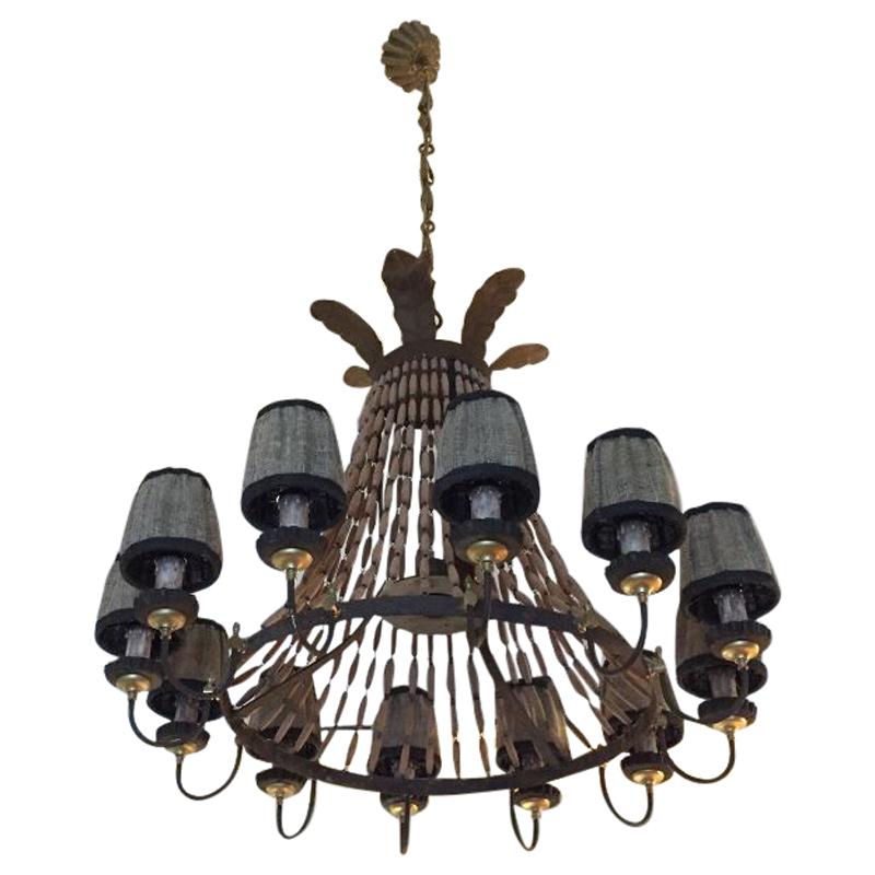20th Century Italian 12 Lights Rust Iron Chandelier with Wooden Chains