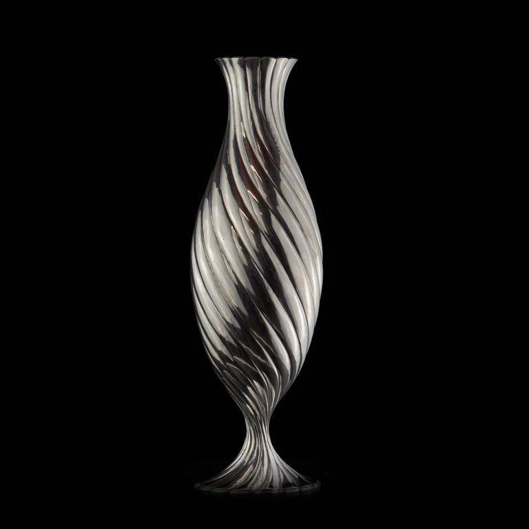 20th Century Italian 925 Sterling Silver Torsade Vase by Mario Buccellati For Sale 11