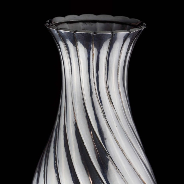 20th Century Italian 925 Sterling Silver Torsade Vase by Mario Buccellati For Sale 2