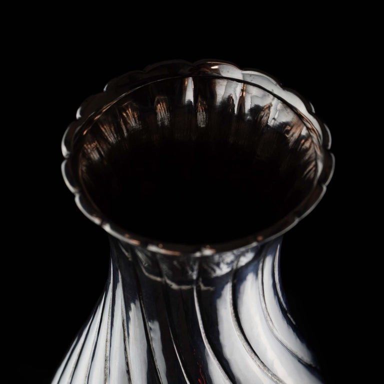 20th Century Italian 925 Sterling Silver Torsade Vase by Mario Buccellati For Sale 3
