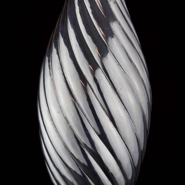 20th Century Italian 925 Sterling Silver Torsade Vase by Mario Buccellati For Sale 4
