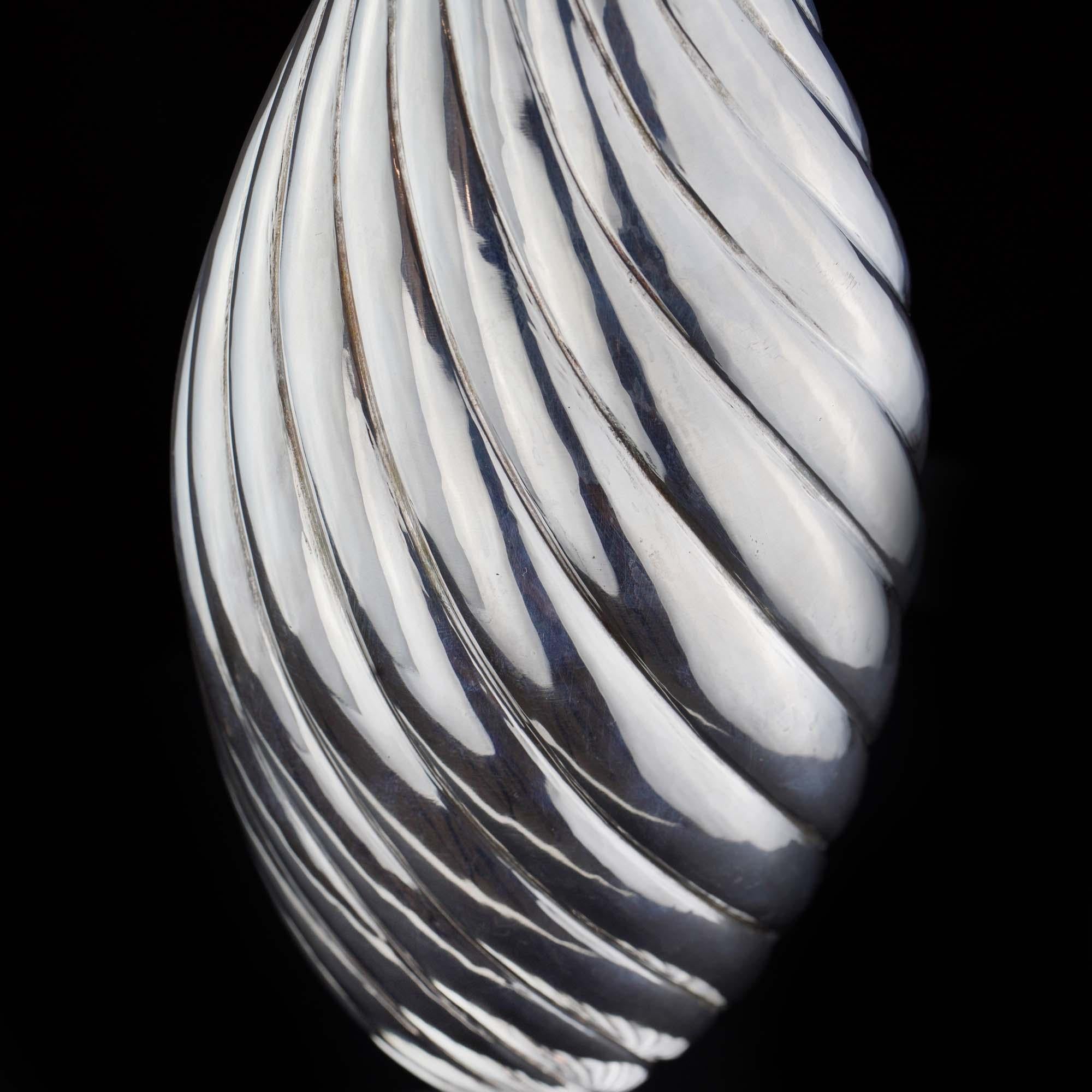 20th Century Italian 925 Sterling Silver Torsade Vase by Mario Buccellati For Sale 3
