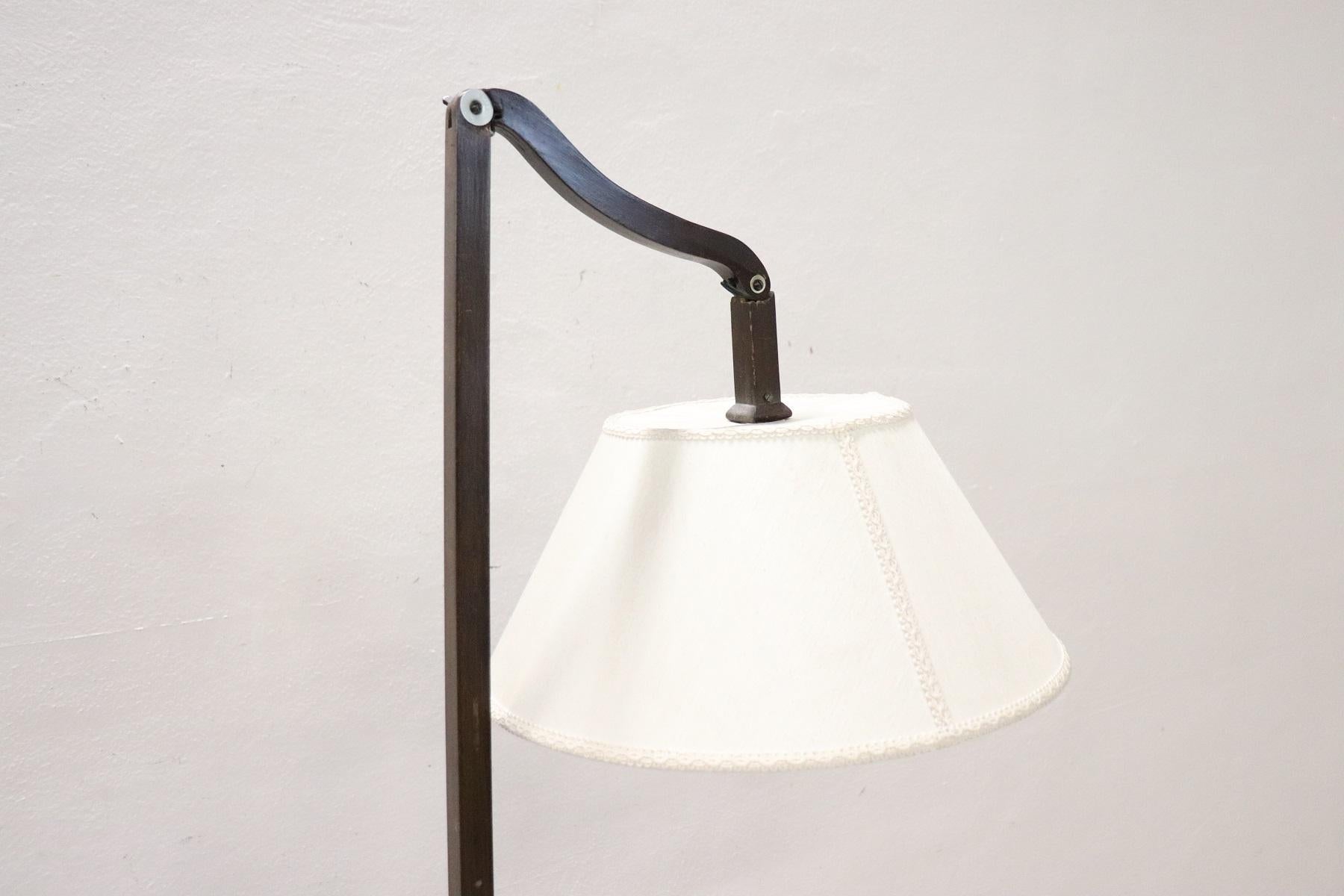 20th Century Italian Adjustable Floor Lamp in Wood In Good Condition In Casale Monferrato, IT