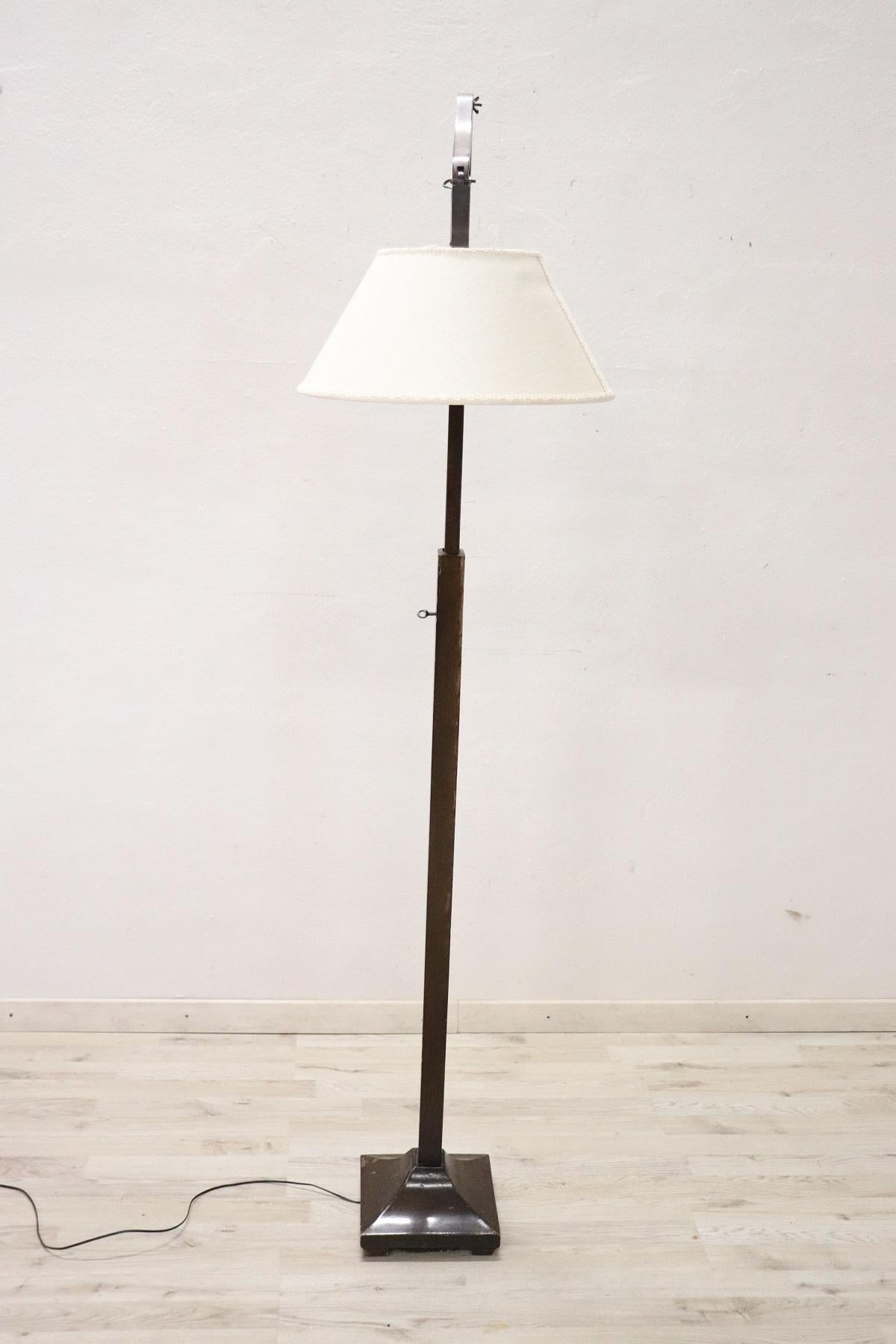 20th Century Italian Adjustable Floor Lamp in Wood 3