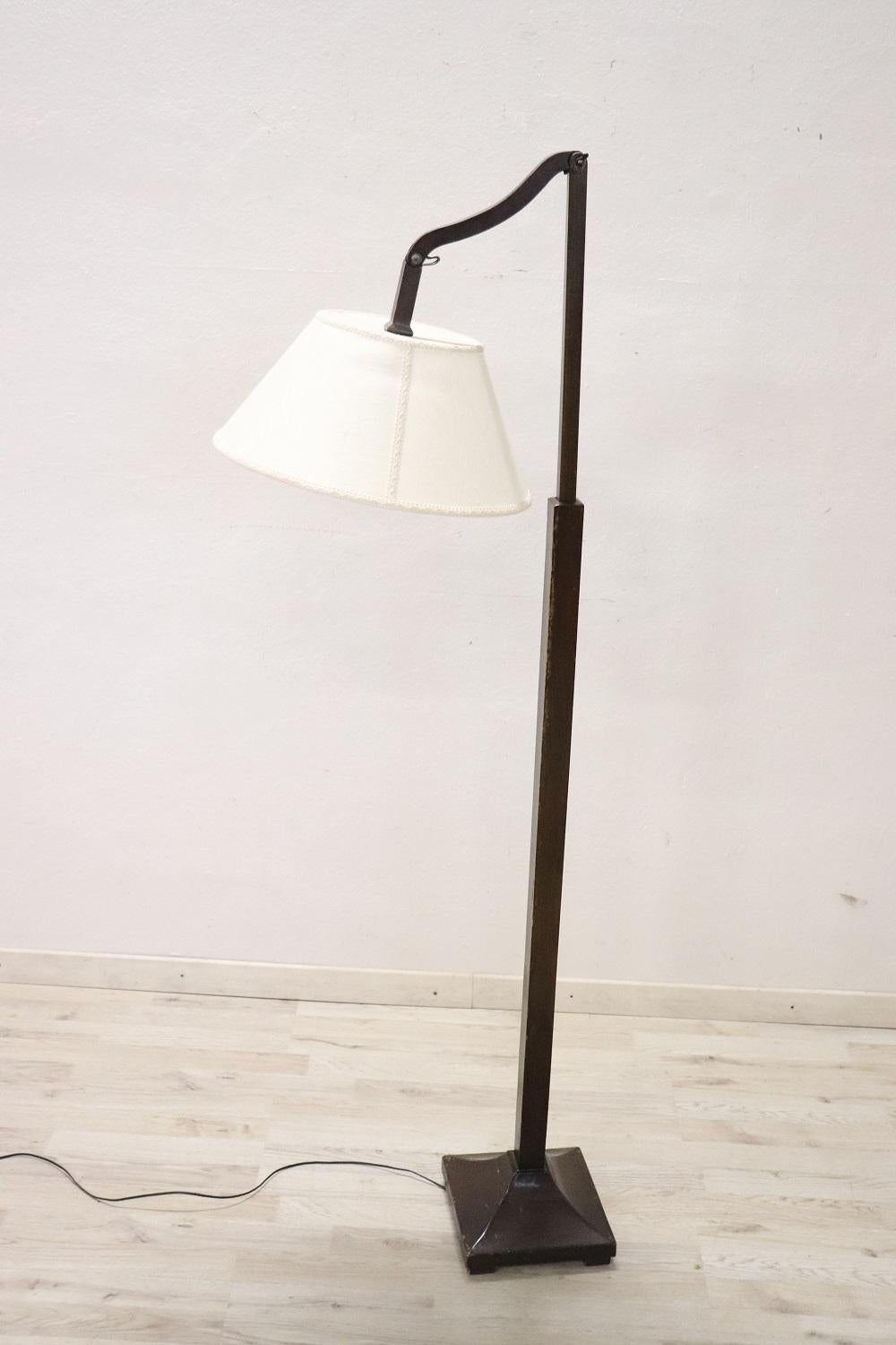 20th Century Italian Adjustable Floor Lamp in Wood 4