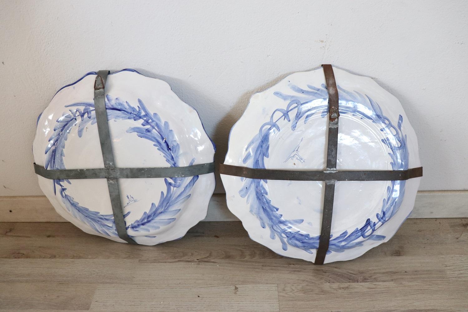 20th Century Italian Albisola Ceramic Set of Two Plates with Blue Decorations For Sale 5
