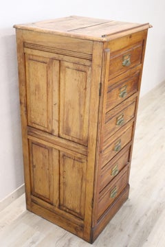 20th Century Italian Art Deco Dresser or Chest of Drawers in Solid Oak