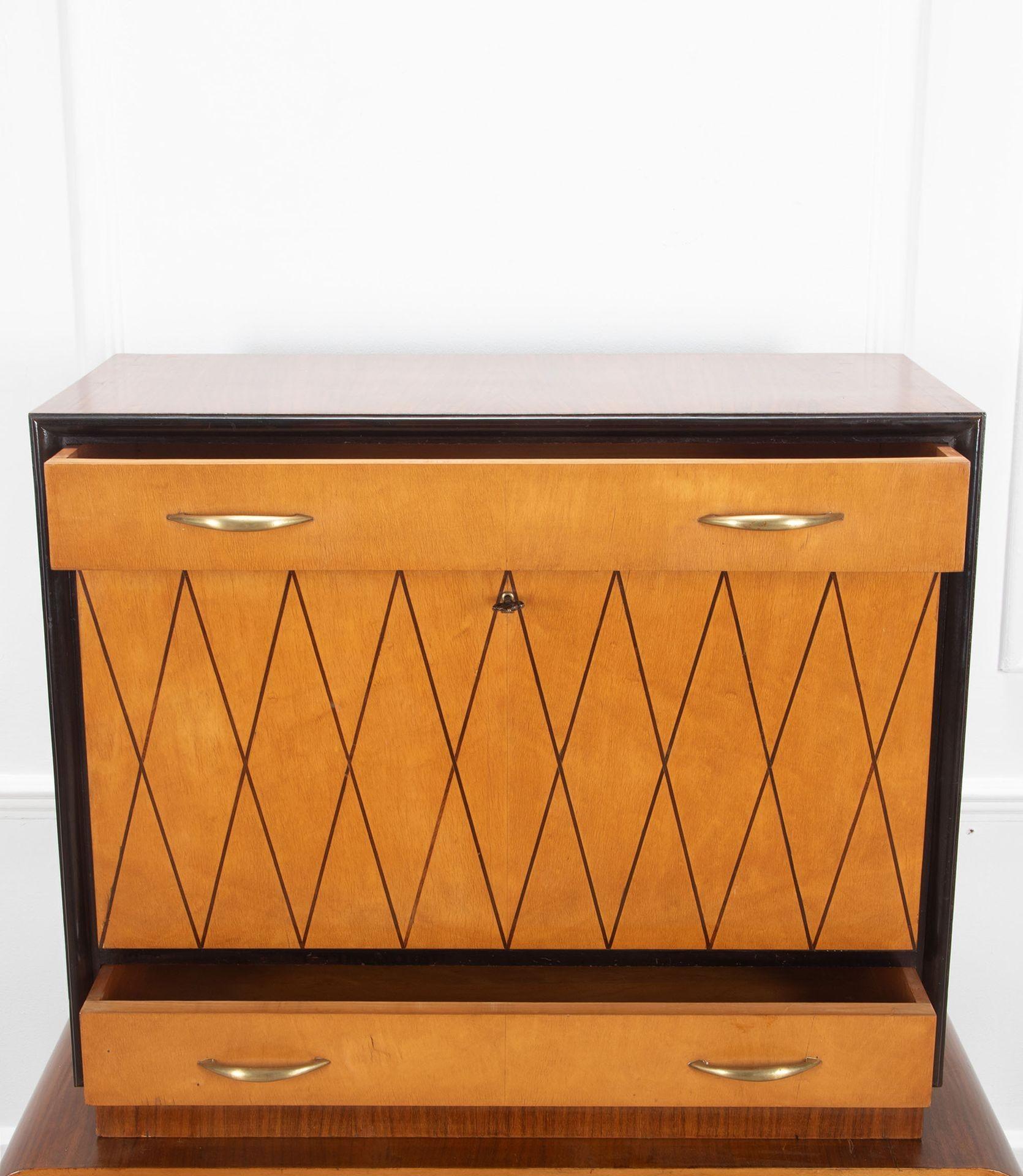 20th Century Italian Art Deco Drinks Cabinet For Sale 4