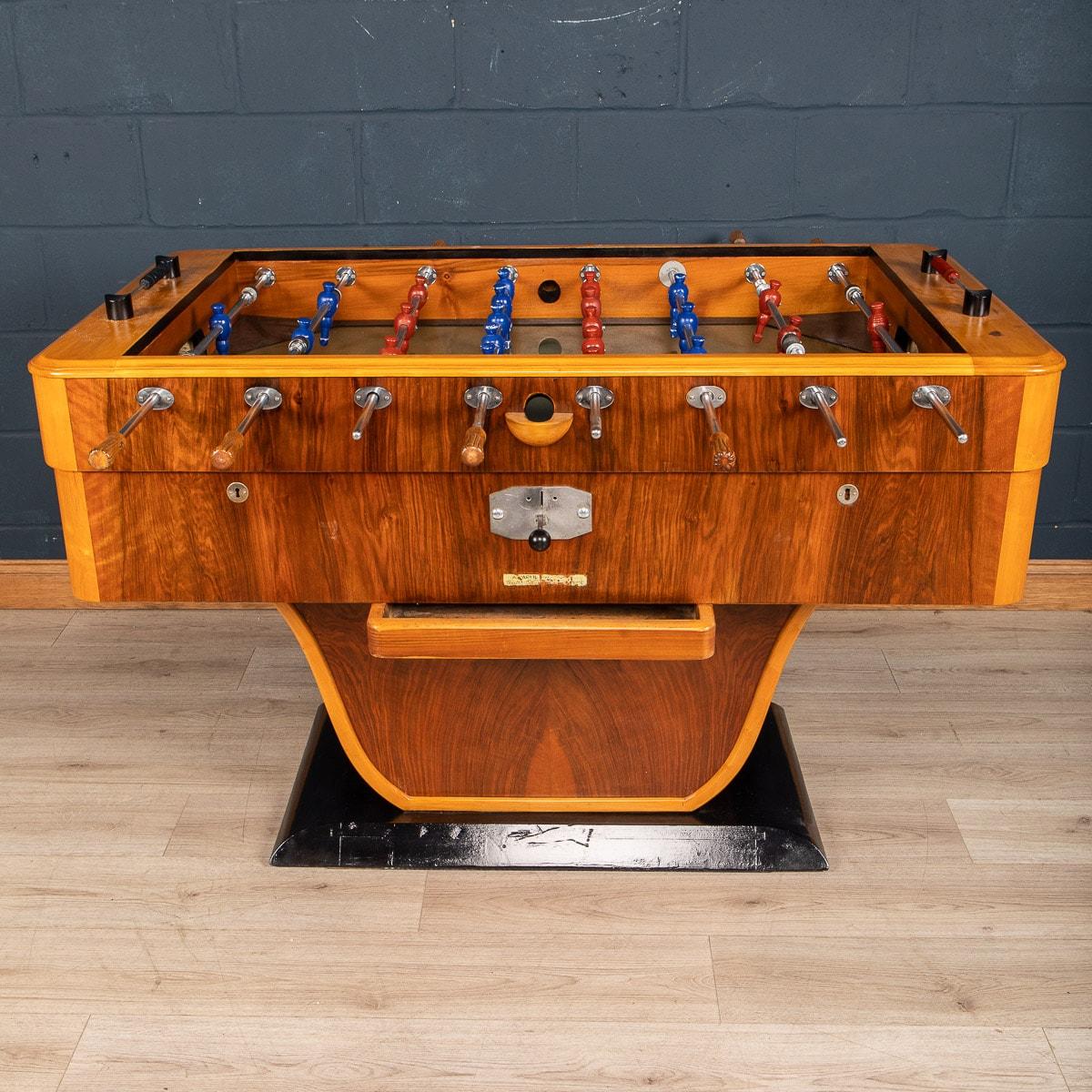 20th Century Italian Art Deco Football Table Game In Good Condition For Sale In Royal Tunbridge Wells, Kent