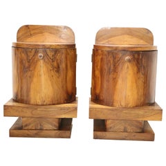 20th Century Italian Art Deco Veneered Walnut Rounded Pair of Nightstands