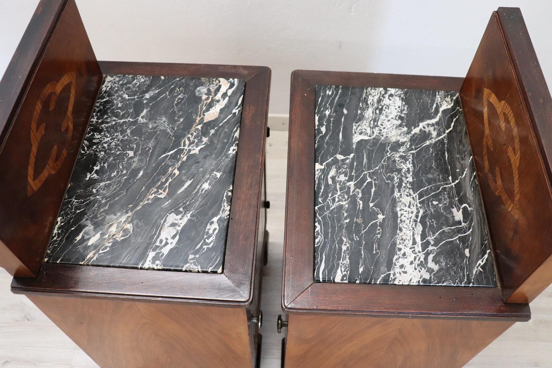 20th Century Italian Art Deco Walnut Inlaid Pair of Nightstands with Marble Top 3
