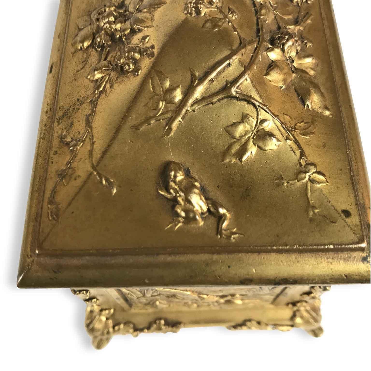 20th Century Italian Art Nouveau Animalier Gilded Jewelry Box 1