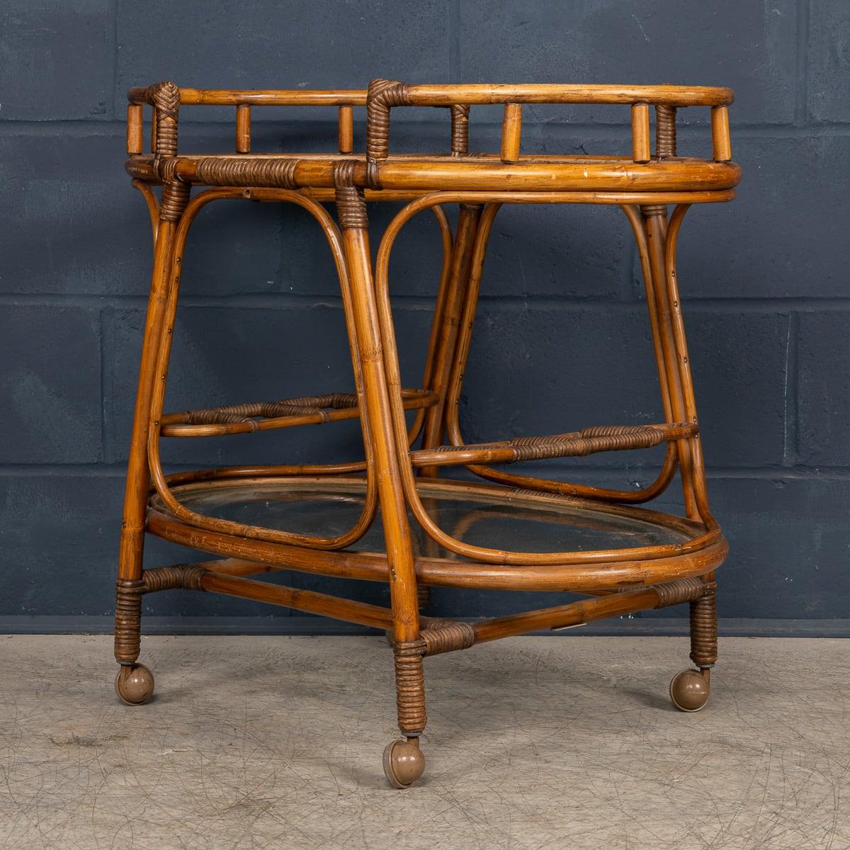 20ième siècle Chariot italien pour boissons en bambou du 20ème siècle, vers 1970 en vente