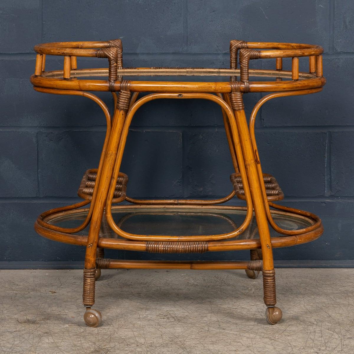 Chariot italien pour boissons en bambou du 20ème siècle, vers 1970 en vente 2