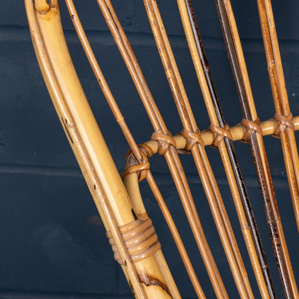 Sedia a dondolo in bambù e rattan del XX secolo, 1960 ca. in vendita 3