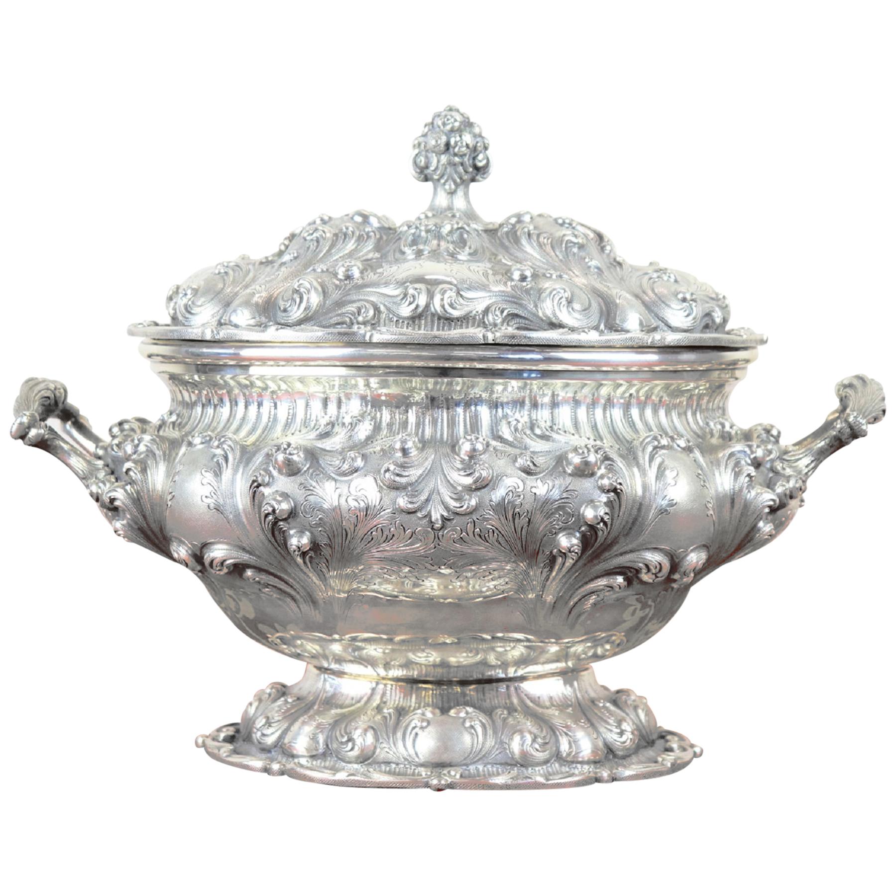 20th Century Italian Baroque Style 800 Silver Soup Tureen or Centrepiece