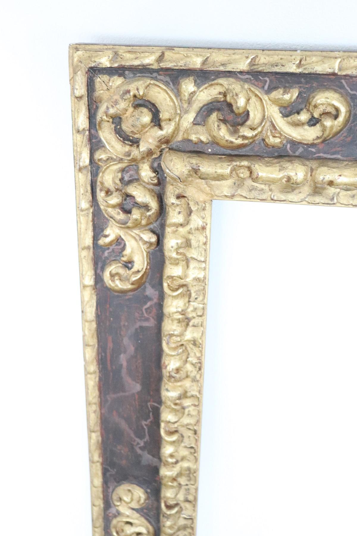20th Century Italian Baroque Style Carved and Gilded Wood Frame 3