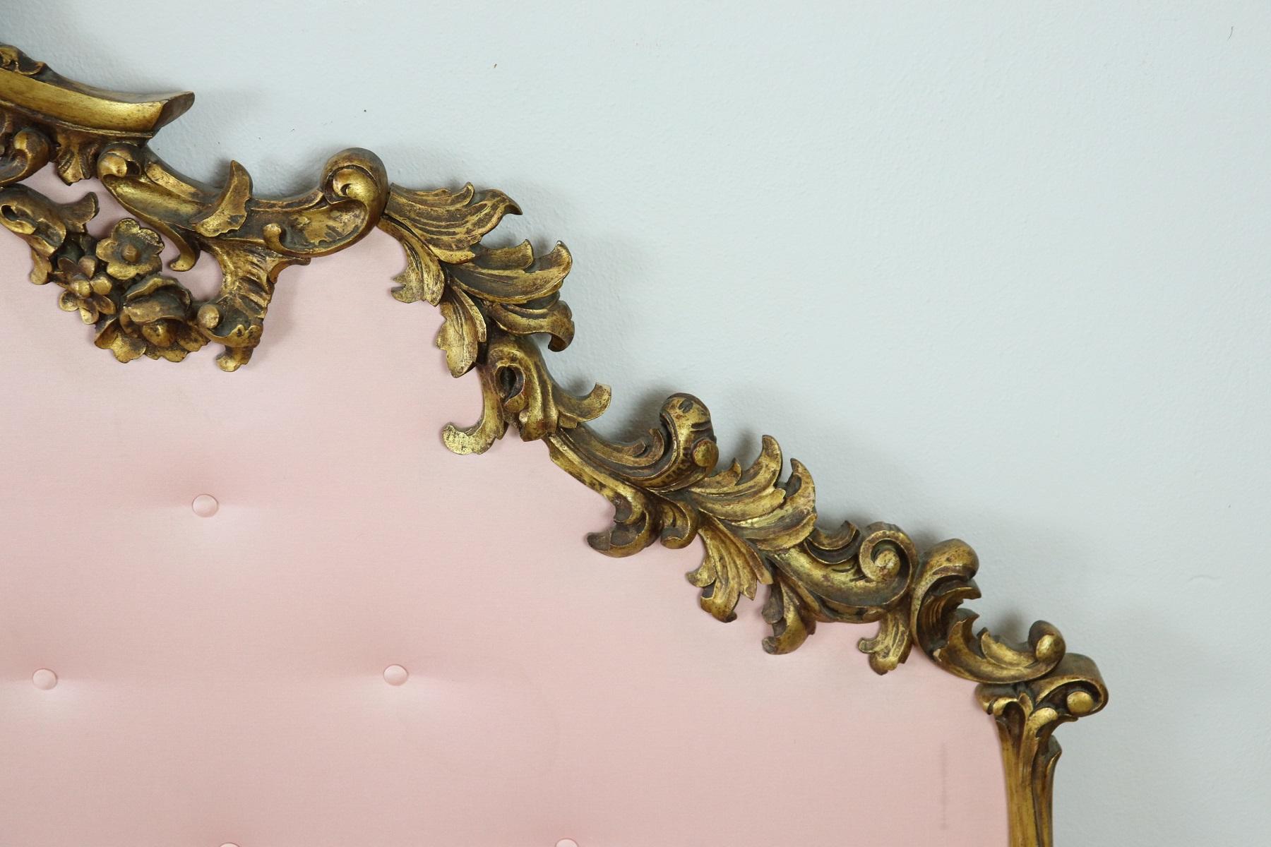 20th Century Italian Baroque Style Carved and Gilded Wood with Fabric Headboard In Excellent Condition In Casale Monferrato, IT