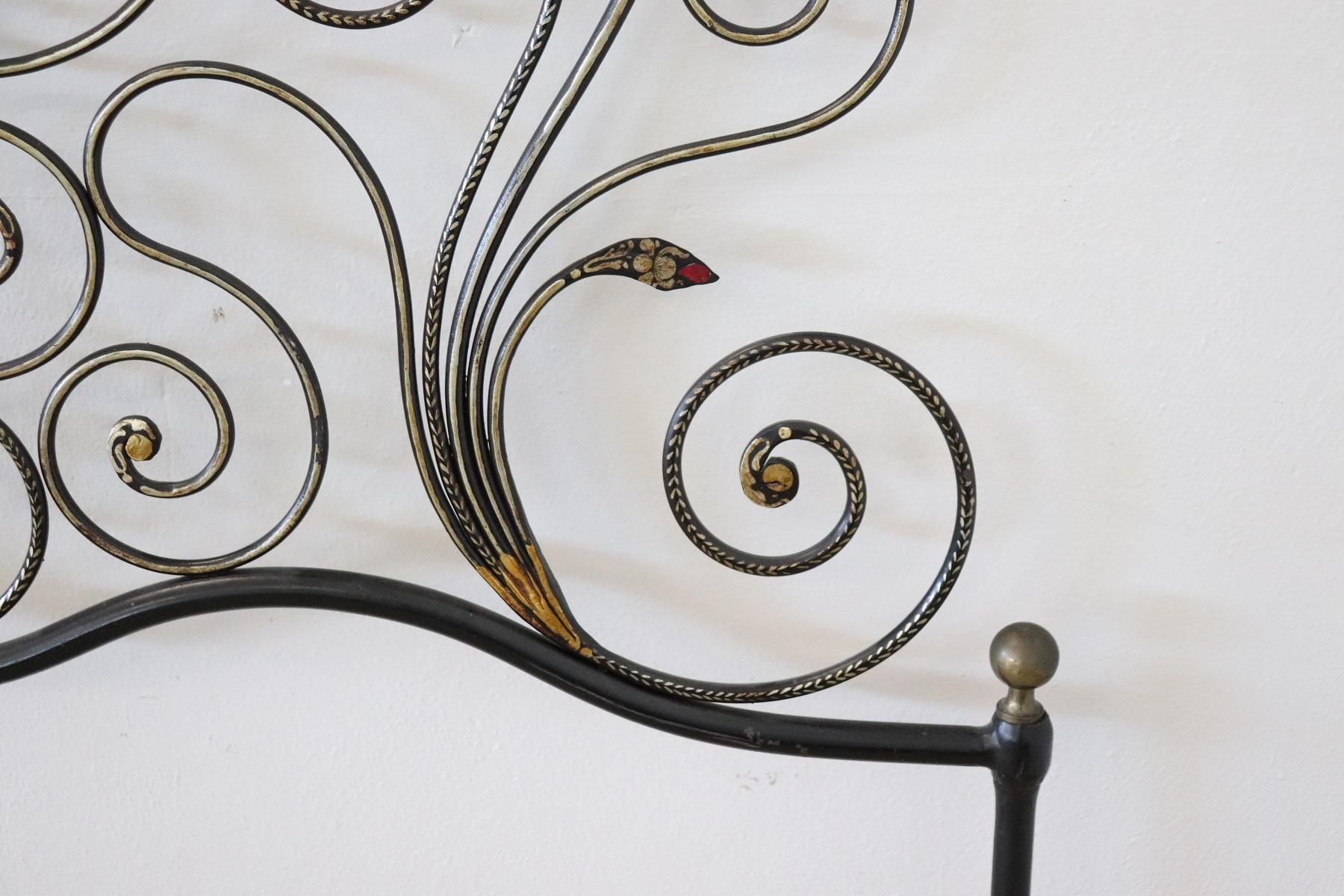 20th Century Italian Baroque Style Gilded Wrought Iron Headboard In Excellent Condition In Casale Monferrato, IT