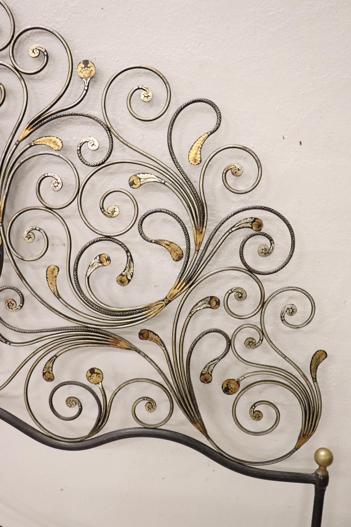 20th Century Italian Baroque Style Gilded Wrought Iron Headboard In Good Condition In Casale Monferrato, IT
