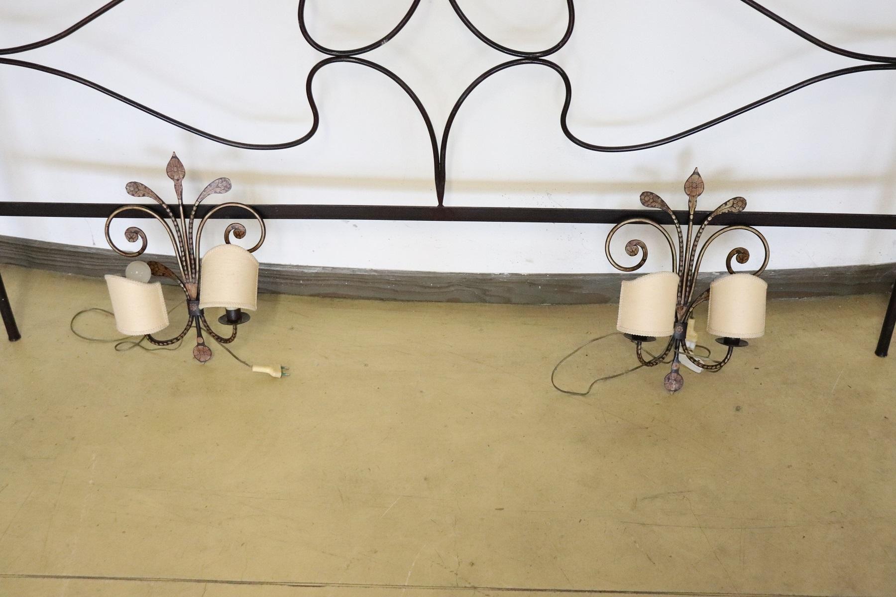 20th Century Italian Baroque Style Gilded Wrought Iron Headboard with Sconces In Excellent Condition In Casale Monferrato, IT