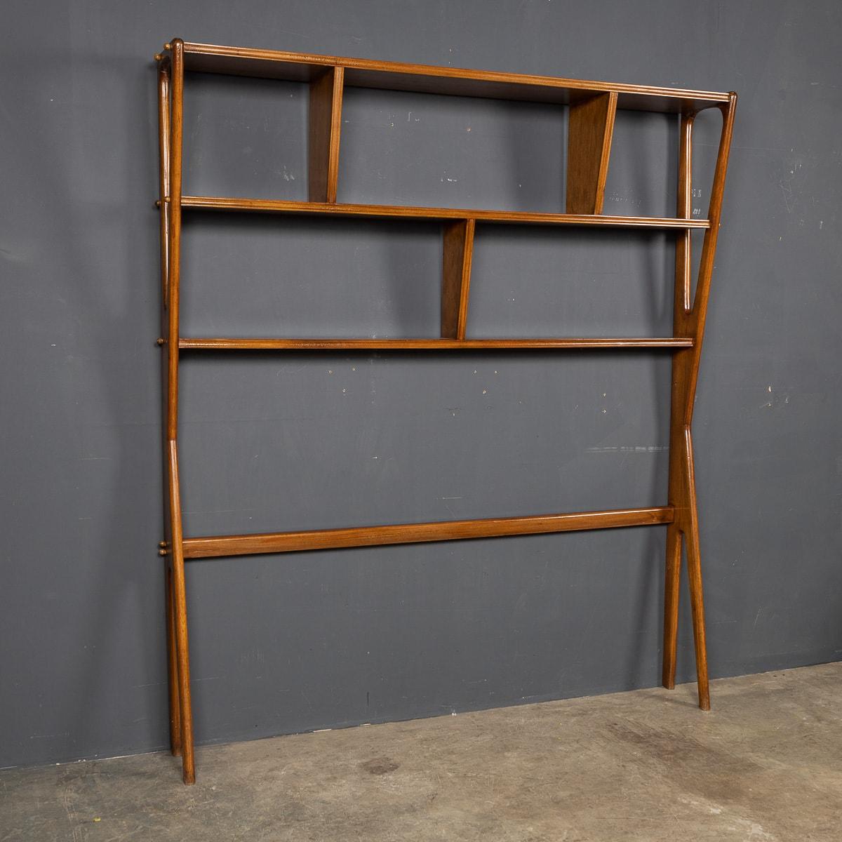 20th Century Italian Beech Wood Bookcase / Room Divider, c.1950 In Good Condition For Sale In Royal Tunbridge Wells, Kent