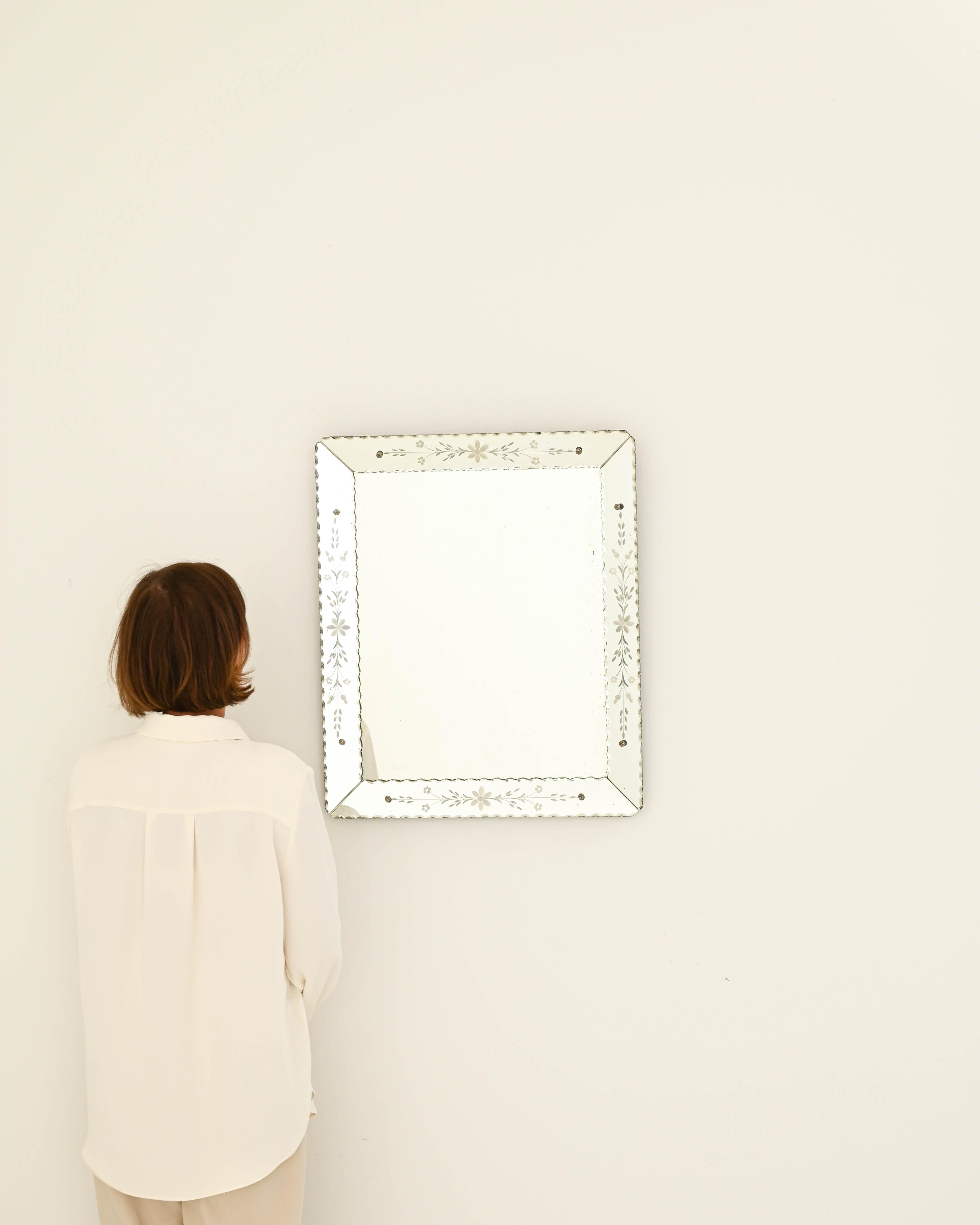 20th Century Italian Bel Design Venetian Mirror In Good Condition In High Point, NC